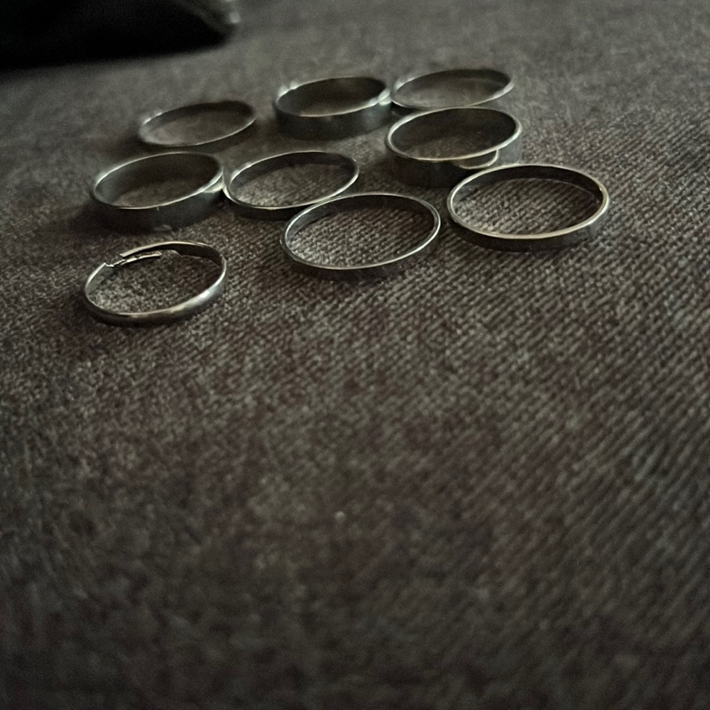 Set of 9 silver rings